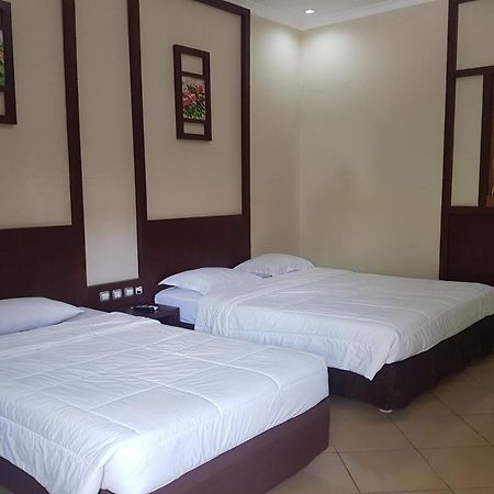 Oyo 2671 Wisma Djaja Syariah Bojonegoro Luaran gambar