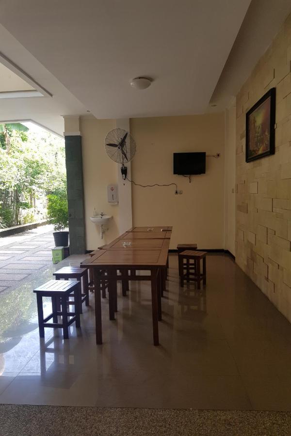 Oyo 2671 Wisma Djaja Syariah Bojonegoro Luaran gambar