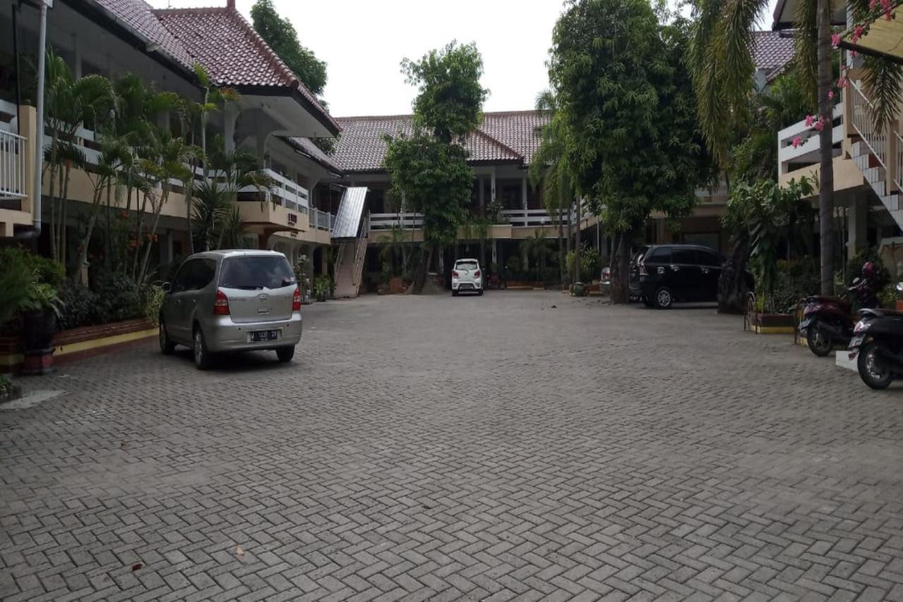 Oyo 2671 Wisma Djaja Syariah Bojonegoro Luaran gambar