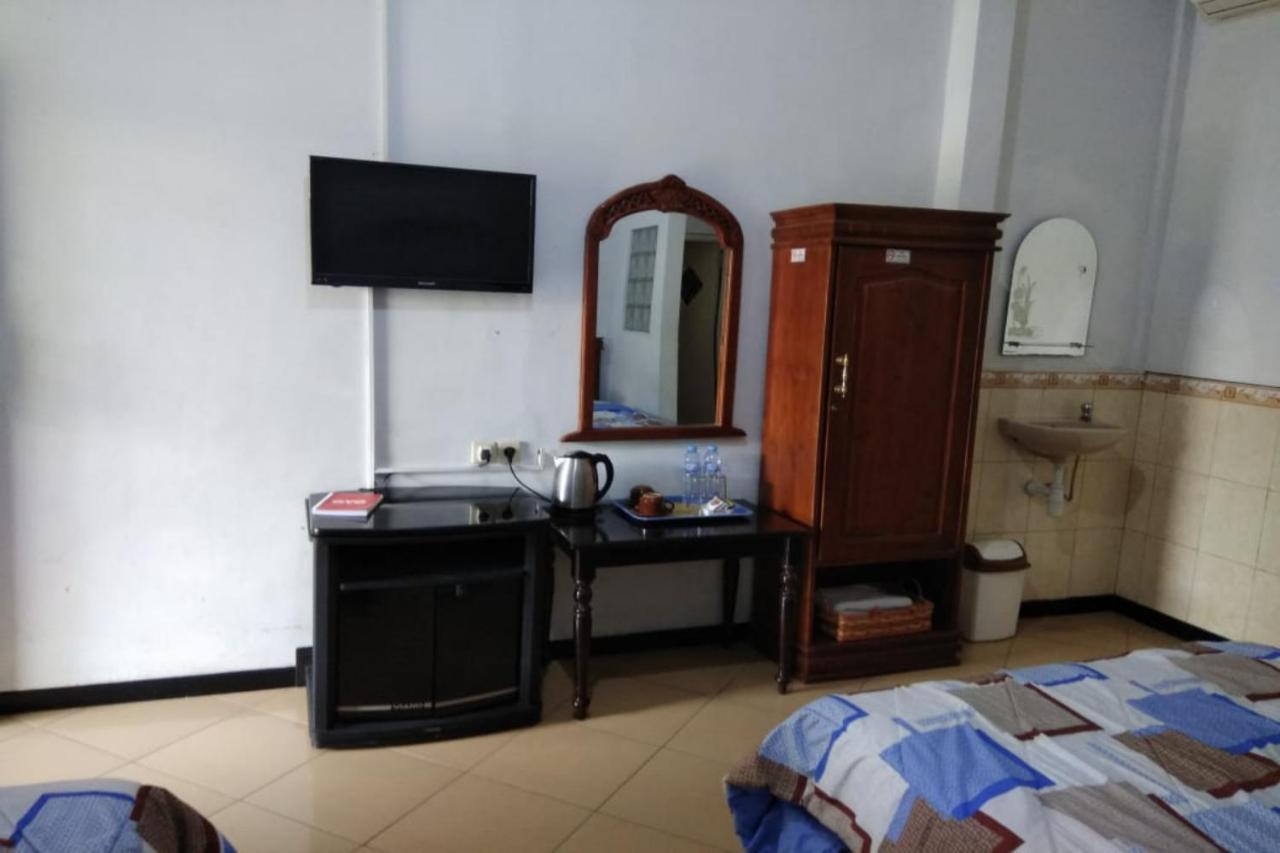 Oyo 2671 Wisma Djaja Syariah Bojonegoro Luaran gambar
