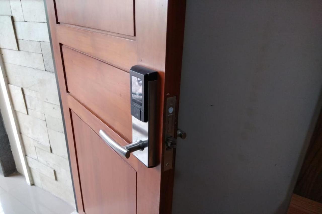 Oyo 2671 Wisma Djaja Syariah Bojonegoro Luaran gambar